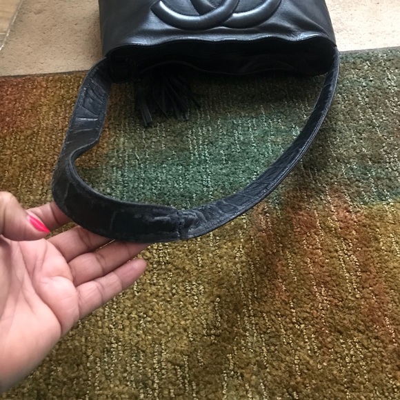 Authentic Chanel black leather handbag vintage - Picture 4 of 8
